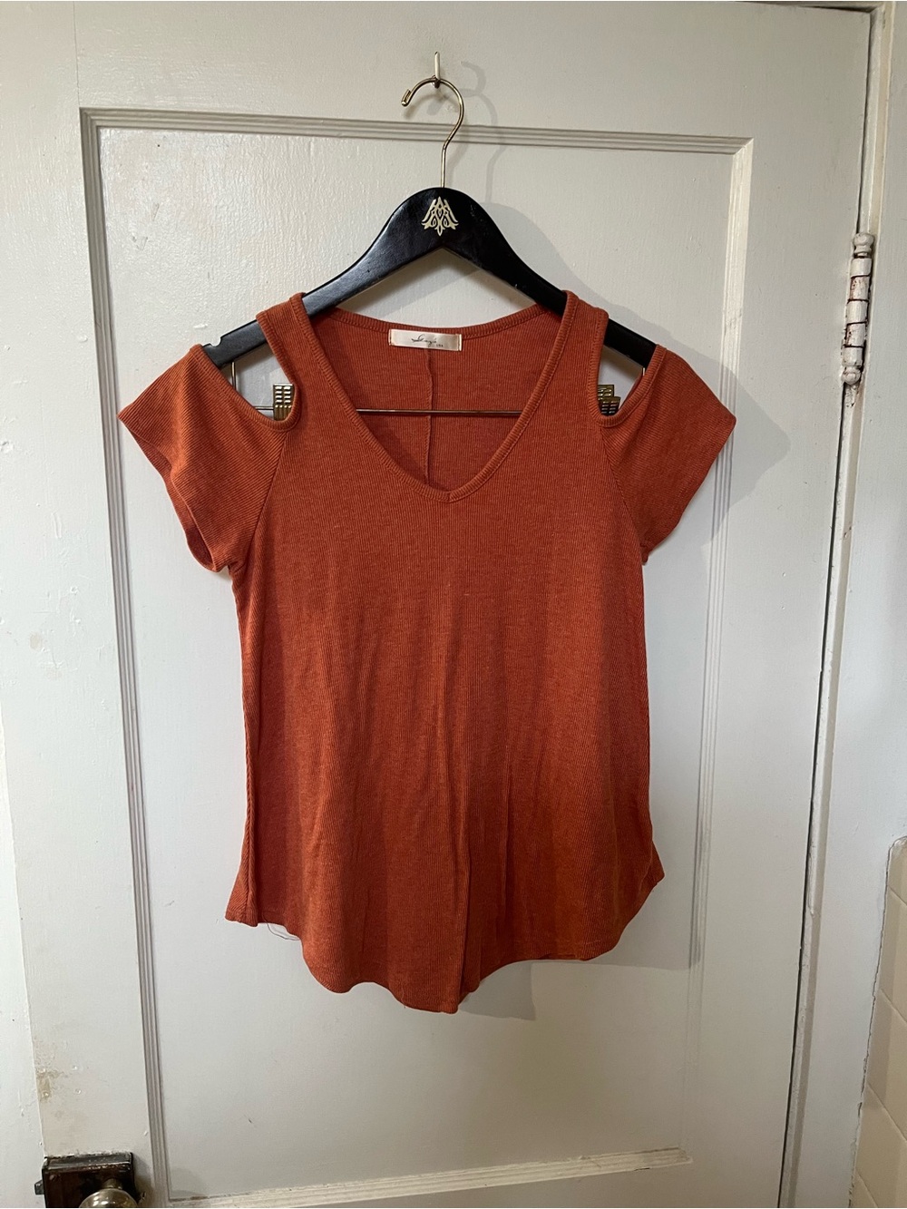 Gaze Ribbed Cold Shoulder V-Neck Top Rust Orange S EUC